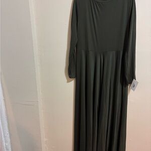 Elegant Long Sleeve Dress in Dark Green